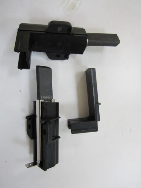 Щетки угольные для эл. двиг. (к-т) 12,5x5x32мм (154740) 162CY10